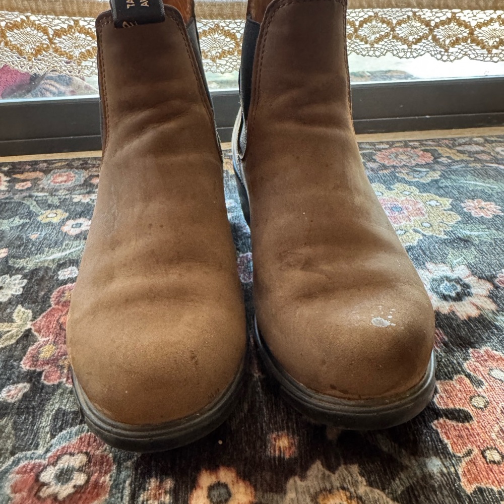 Blundstone Tan Chelsea Ankle Boots - Picture 3 of 4
